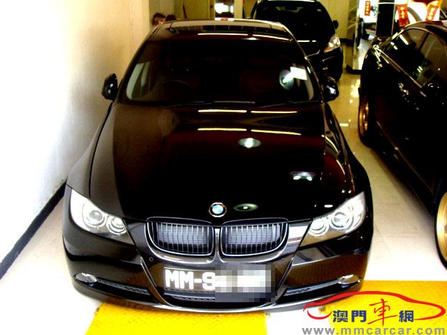BMW 320i 黑色