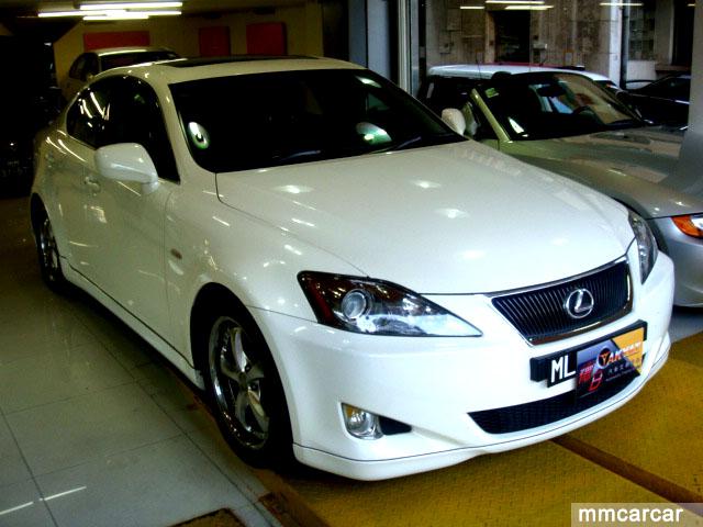 ML7淩志IS250白色咪少長放車房