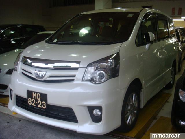 新款豐田NOAH白色2.0七人車自動波
