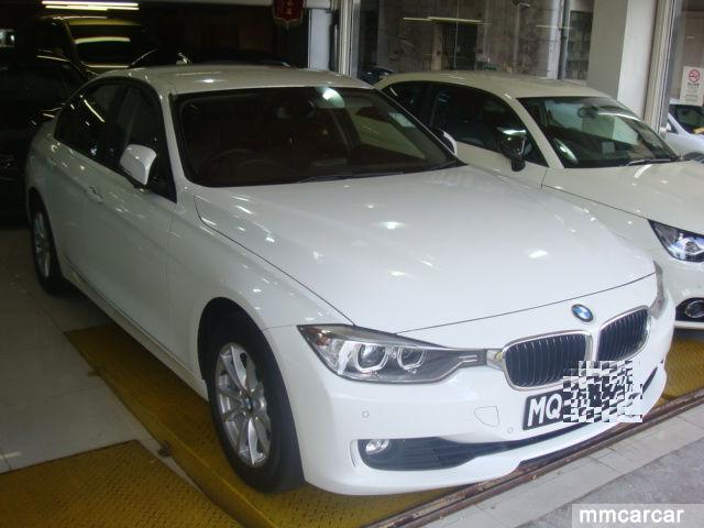 新款寶馬320i四門泊車電視白色